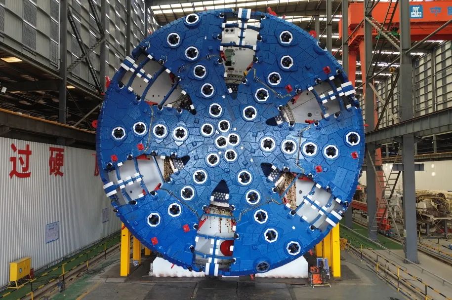 中鐵裝備聯(lián)合研制的超大直徑雙通道泥水平衡盾構(gòu)機(jī)